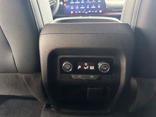Used 2024 Chevrolet Traverse Z71 AWD/4WD image 22