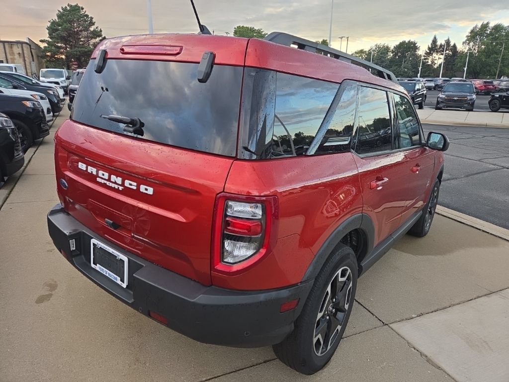 Certified 2023 Ford Bronco Sport Outer Banks w/ Tech Package AWD/4WD image 8
