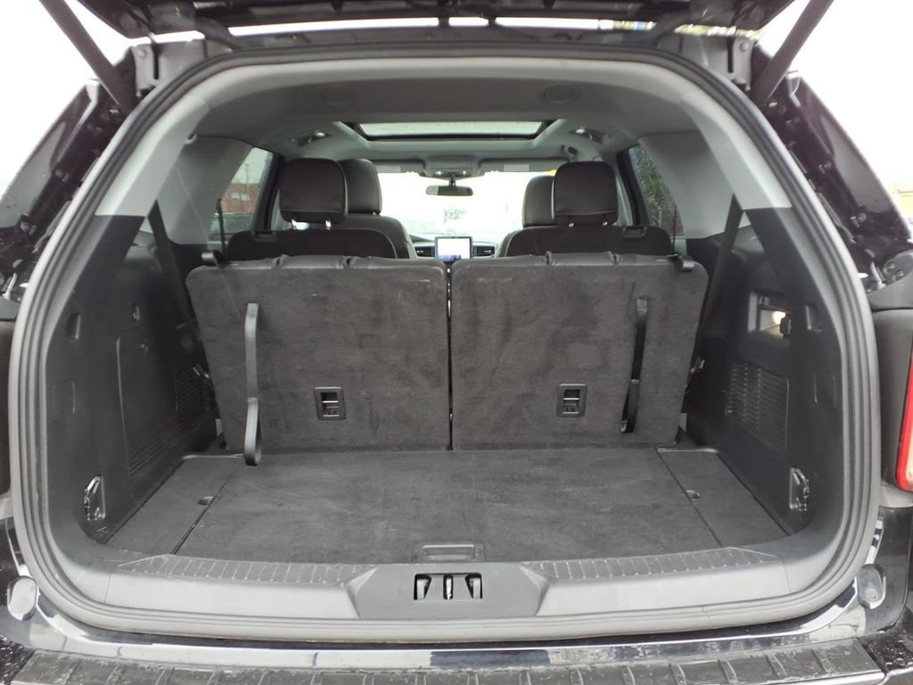 Certified 2024 Ford Explorer XLT w/ Equipment Group 202A AWD/4WD image 10