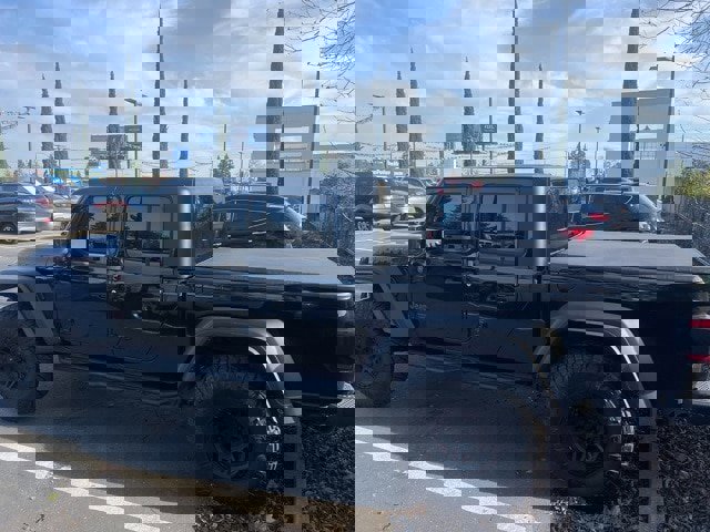Used 2024 Jeep Gladiator Mojave w/ Convenience Group image 4