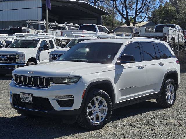 Used 2023 Jeep Grand Cherokee Limited AWD/4WD image 7