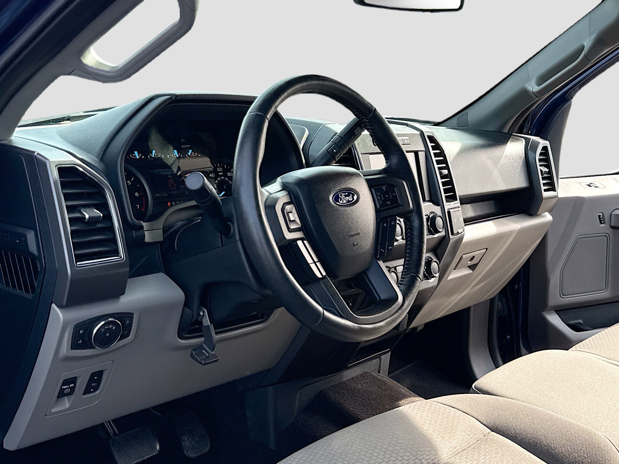 Certified 2019 Ford F150 XLT w/ Equipment Group 302A Luxury AWD/4WD image 4