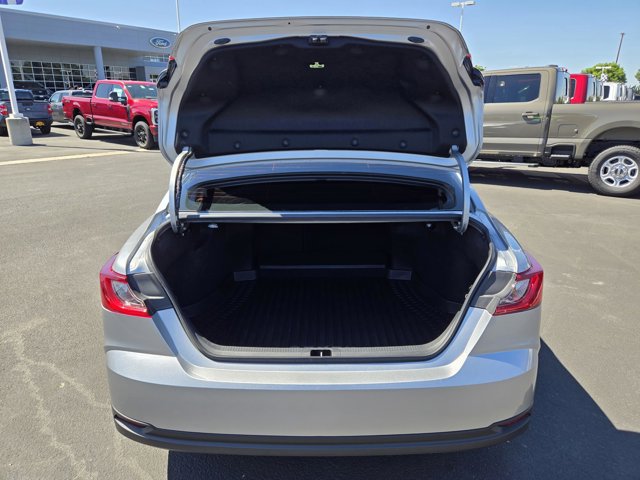 Used 2025 Toyota Camry LE FWD image 27