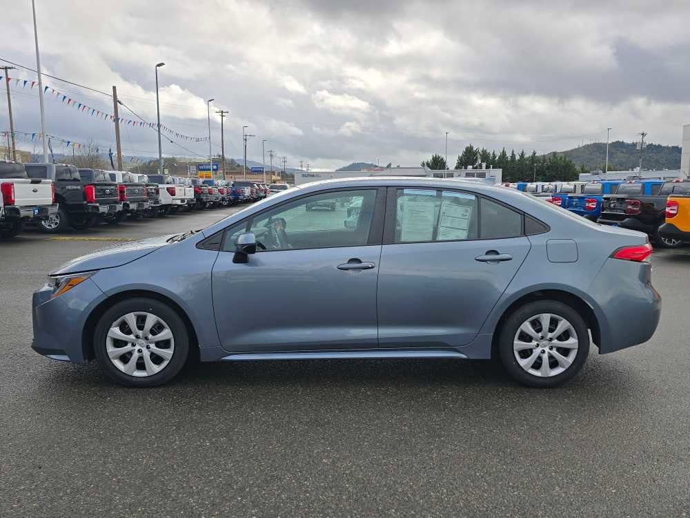 Used 2023 Toyota Corolla LE image 2