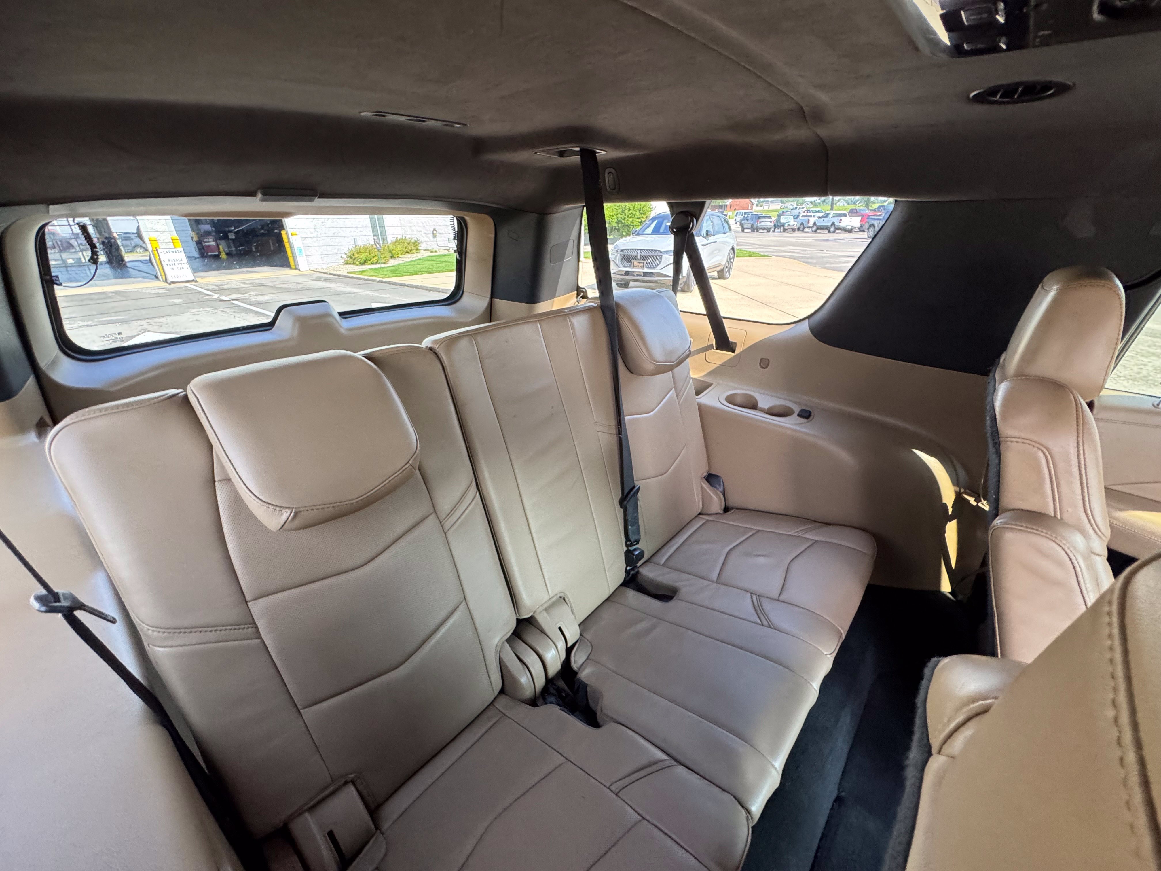 Used 2018 Cadillac Escalade ESV Platinum AWD/4WD image 21