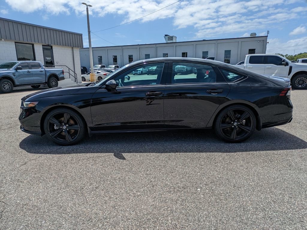 Used 2025 Honda Accord Sport image 9