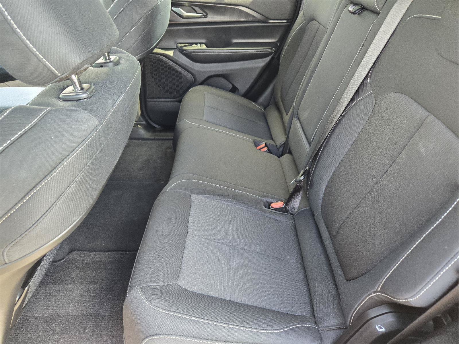 Used 2025 Jeep Grand Cherokee Laredo X RWD image 29