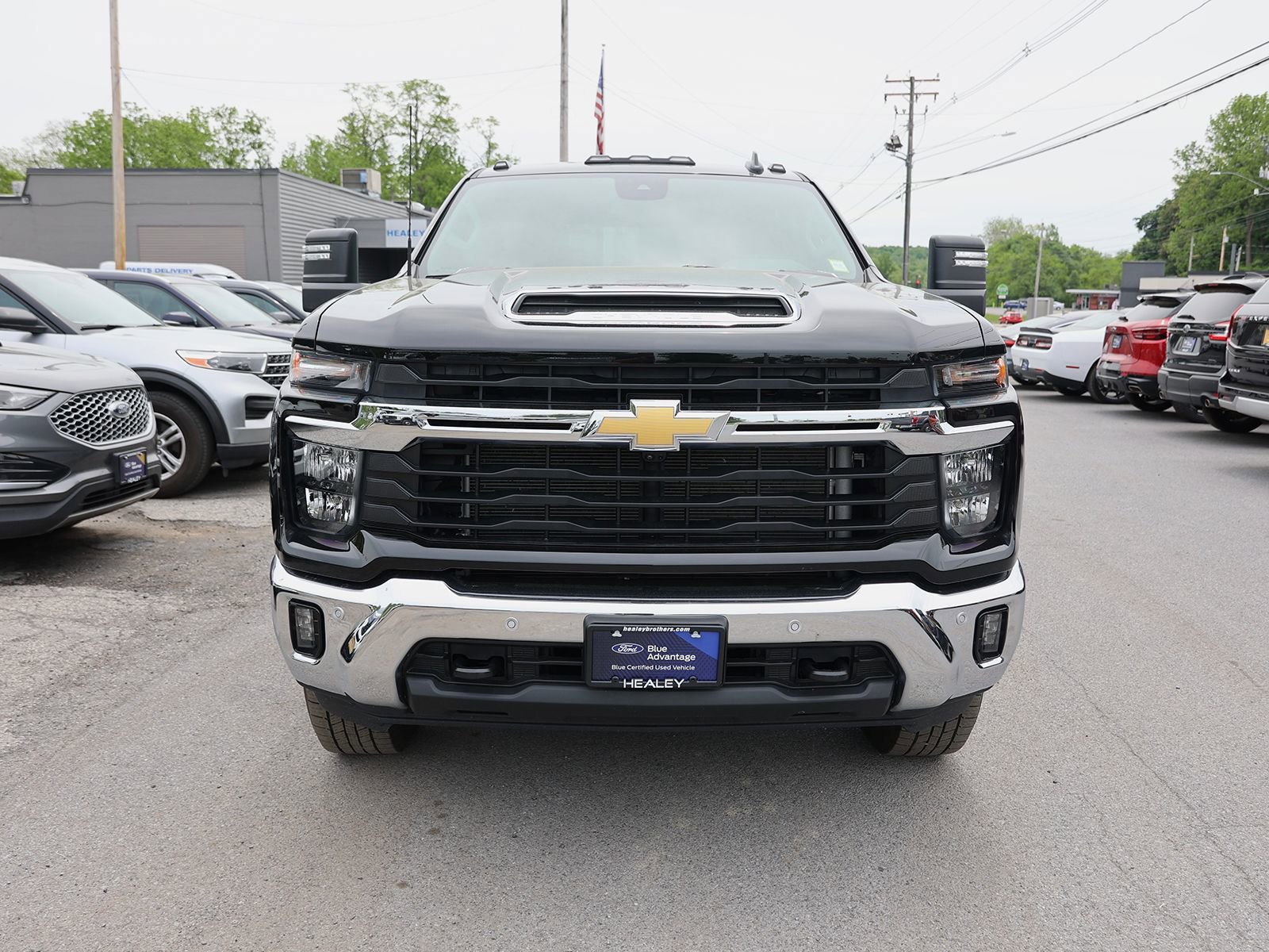 Used 2025 Chevrolet Silverado 2500 LT w/ All Star Edition AWD/4WD image 2