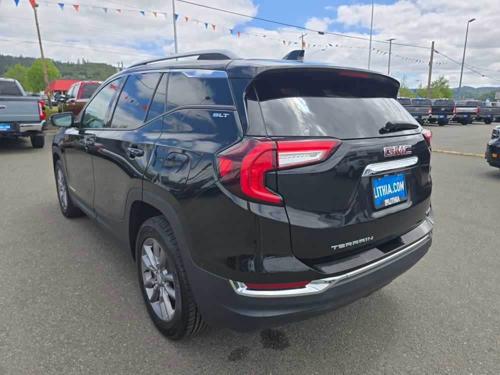 Used 2022 GMC Terrain SLT AWD/4WD image 3