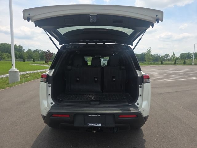 Used 2024 Nissan Pathfinder Rock Creek AWD/4WD image 10