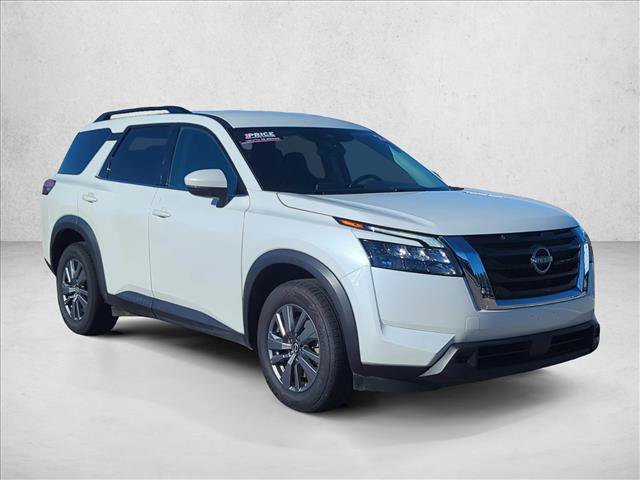 Used 2024 Nissan Pathfinder SV AWD/4WD image 3