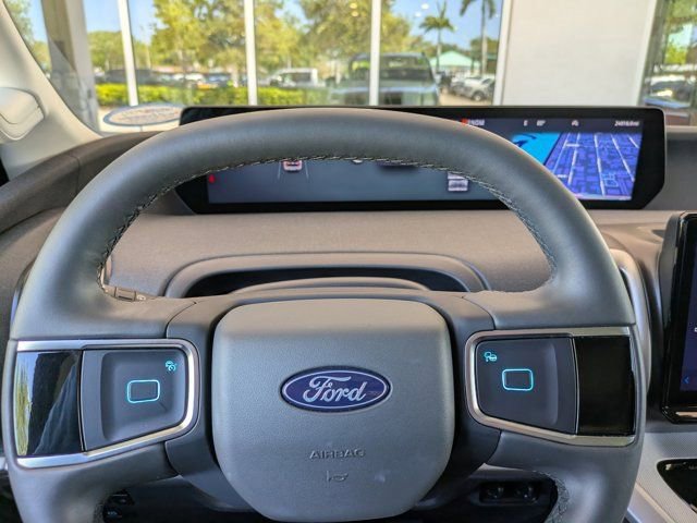 Certified 2025 Ford Expedition Active image 28