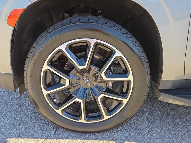 Used 2023 Chevrolet Tahoe RST w/ Luxury Package RWD image 9