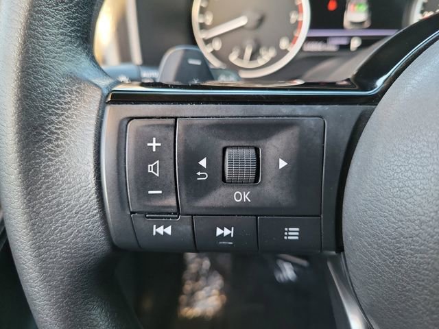 Used 2023 Nissan Rogue SV image 9