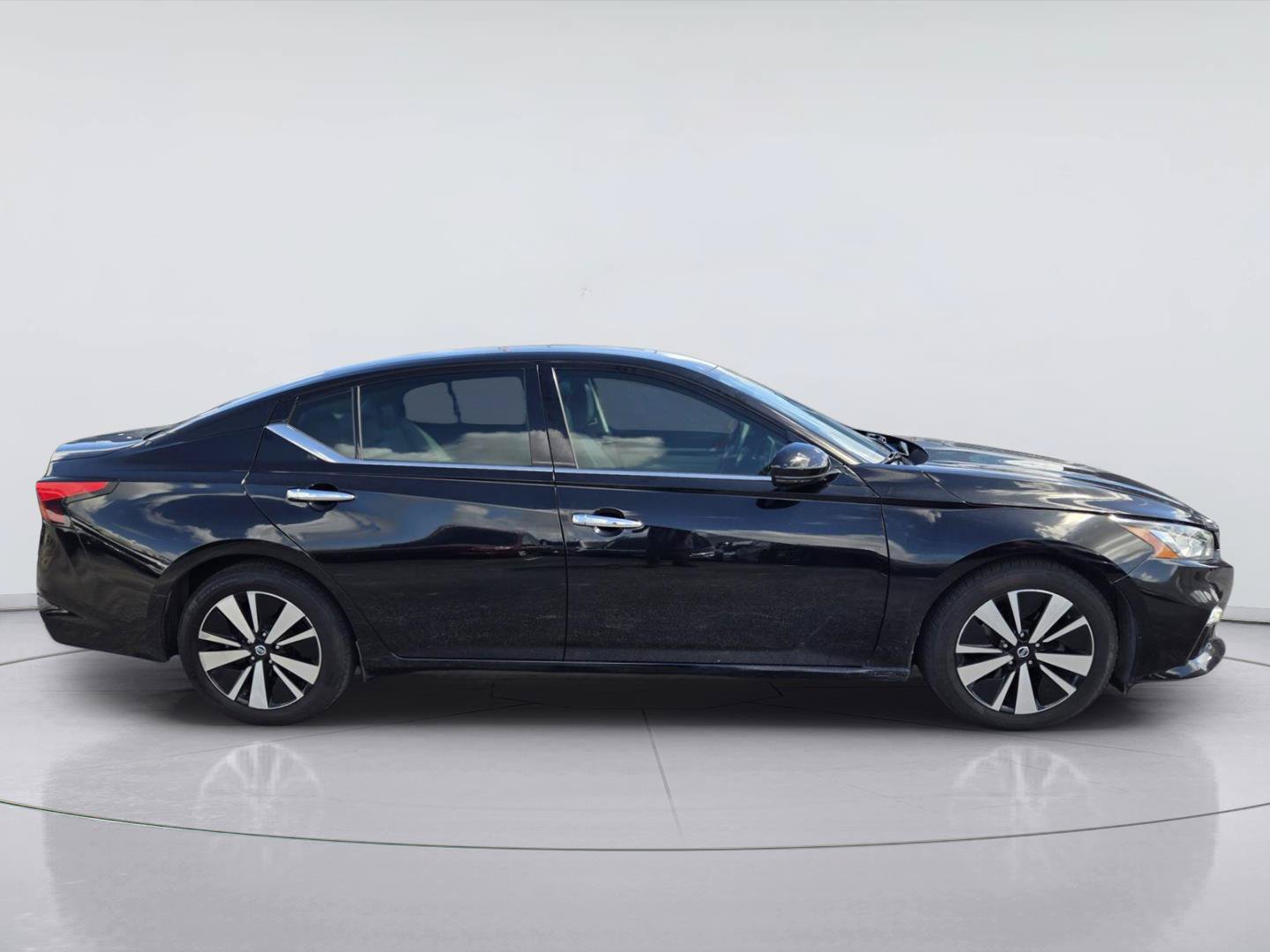 Used 2019 Nissan Altima 2.5 SL FWD image 4