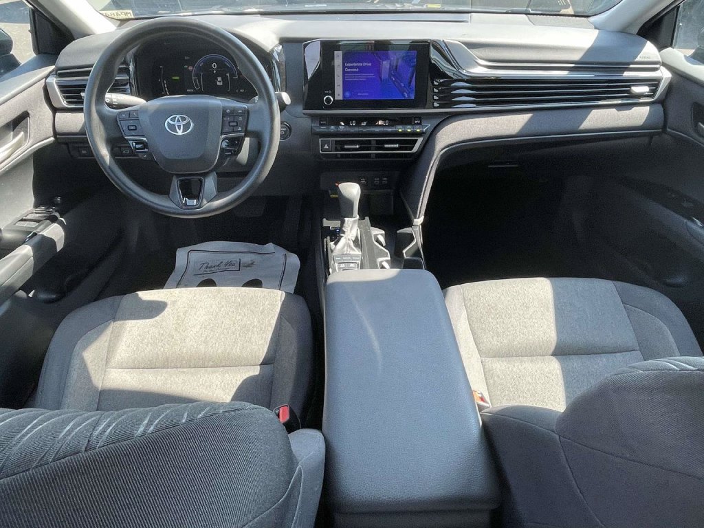 Used 2025 Toyota Camry LE FWD image 11