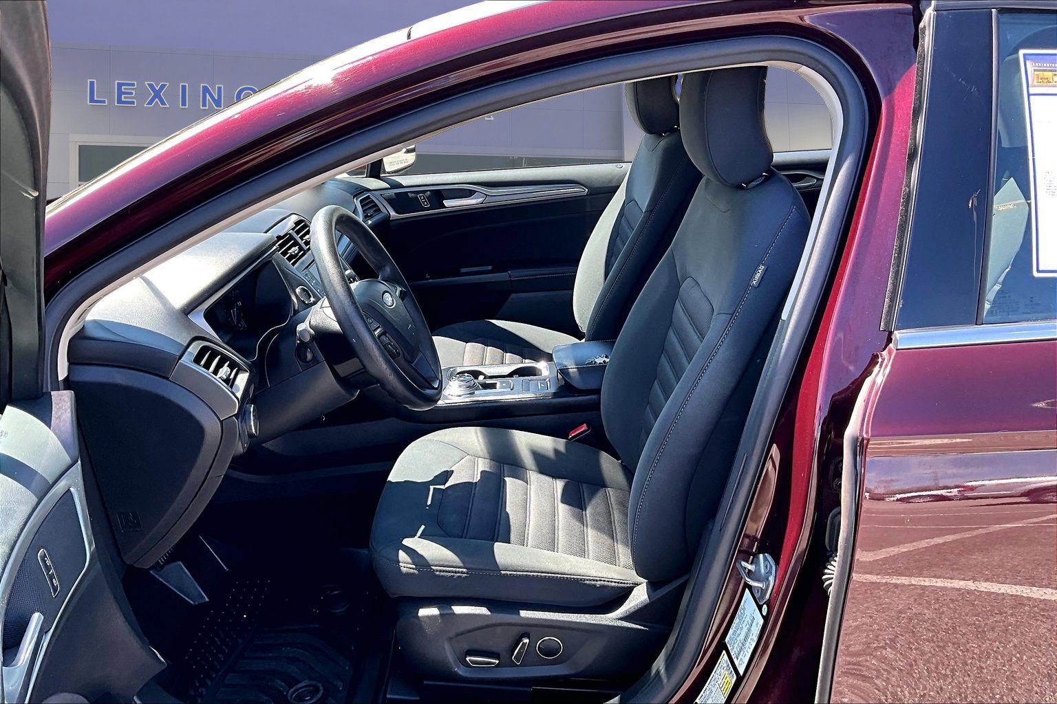 Certified 2017 Ford Fusion SE FWD image 21