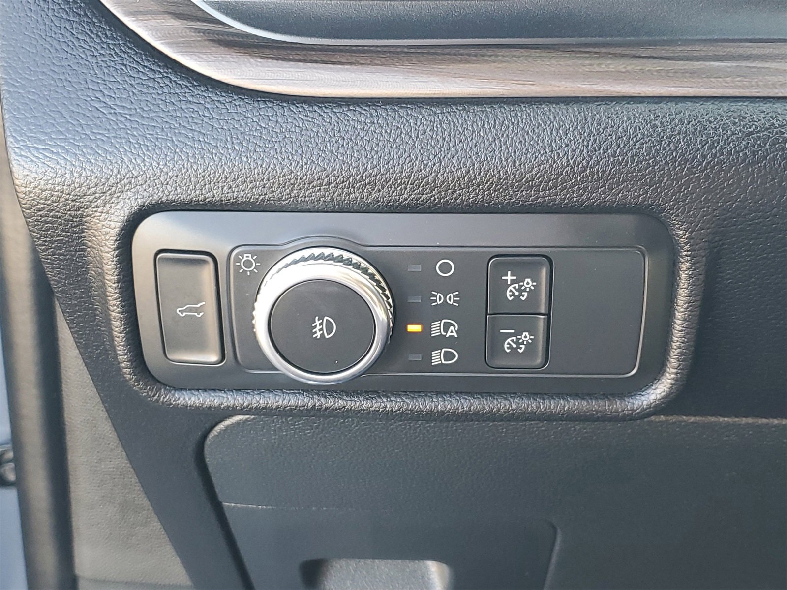 Certified 2021 Ford Explorer Limited w/ Equipment Group 301A image 31