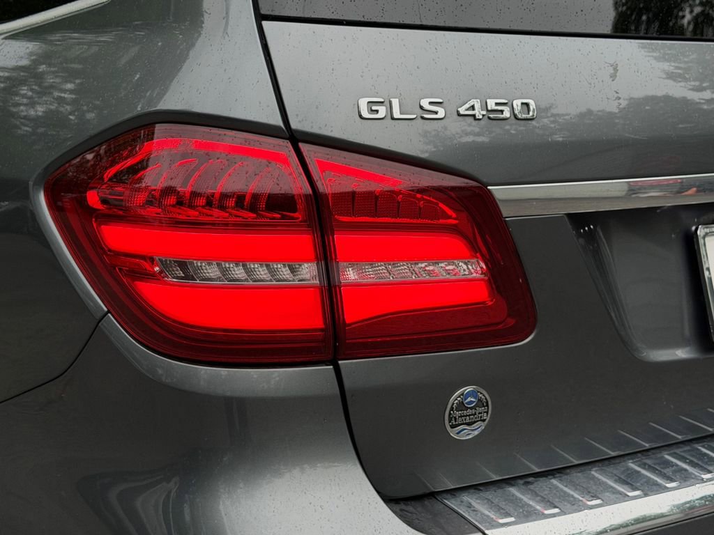 Used 2018 Mercedes-Benz GLS 450 4MATIC image 37