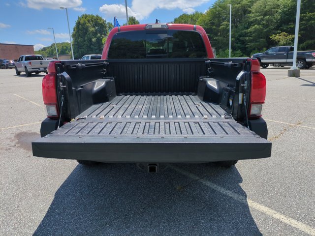 Used 2019 Toyota Tacoma TRD Off-Road AWD/4WD image 30