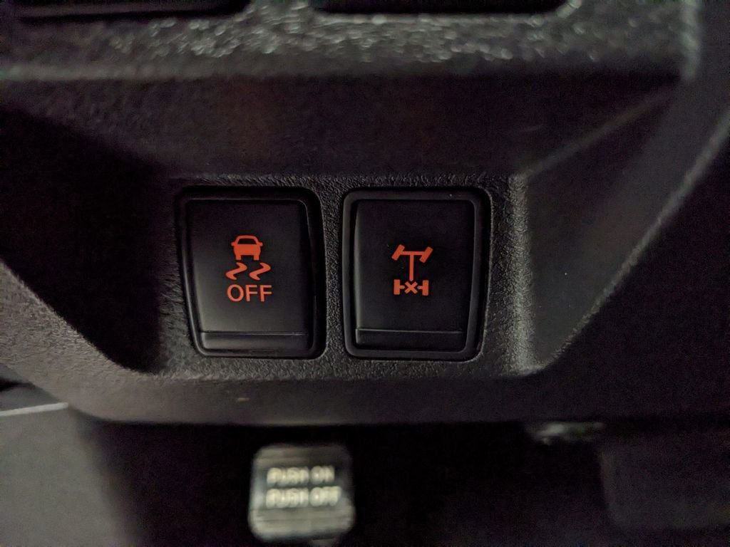 Used 2025 Nissan Frontier PRO-4X w/ Interior Protection Package AWD/4WD image 16