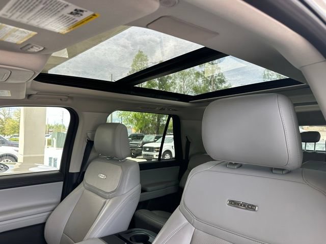 Certified 2025 Ford Expedition Max Platinum w/ Driver's Package AWD/4WD image 3