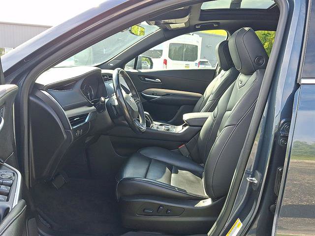 Used 2019 Cadillac XT4 Premium Luxury w/ Cold Weather Package AWD/4WD image 11