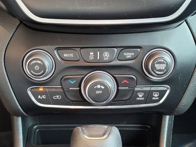 Used 2019 Jeep Cherokee Latitude w/ Popular Appearance Group FWD image 26