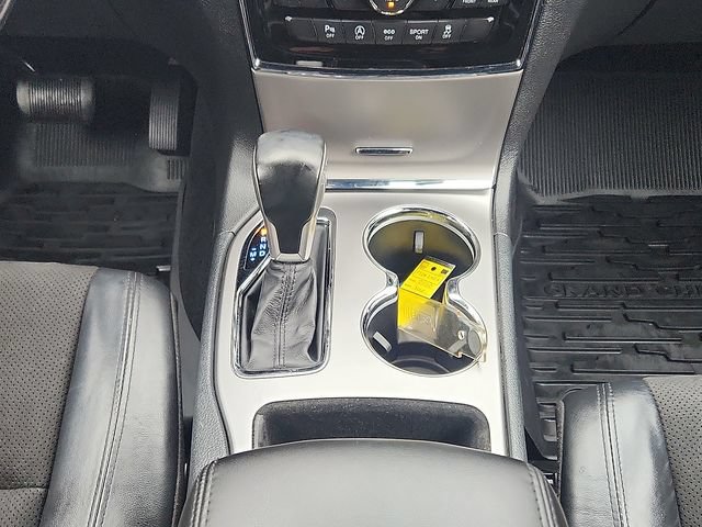 Used 2020 Jeep Grand Cherokee Altitude AWD/4WD image 18