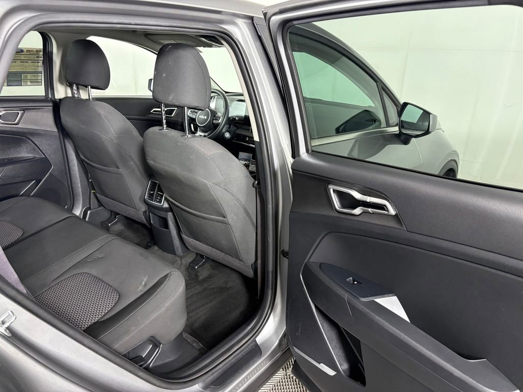 Used 2023 Kia Sportage LX AWD/4WD image 30