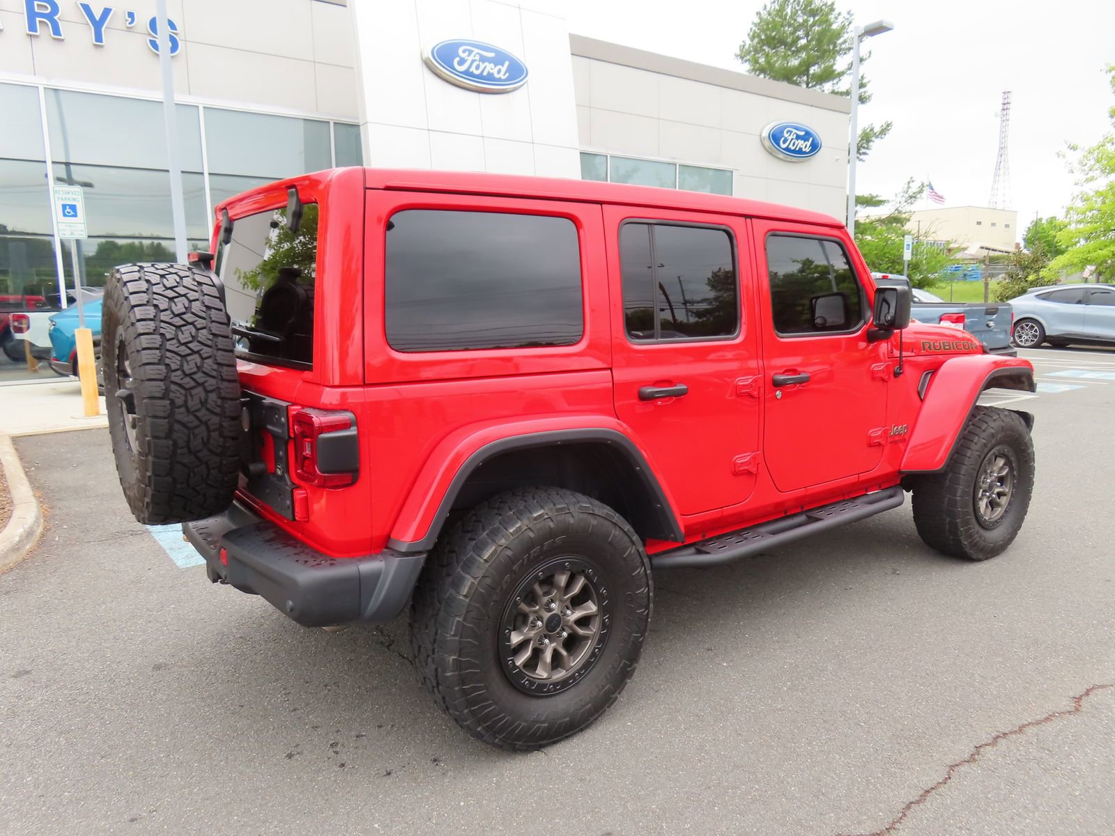 Used 2022 Jeep Wrangler Unlimited Rubicon w/ Trailer Tow Package AWD/4WD image 5