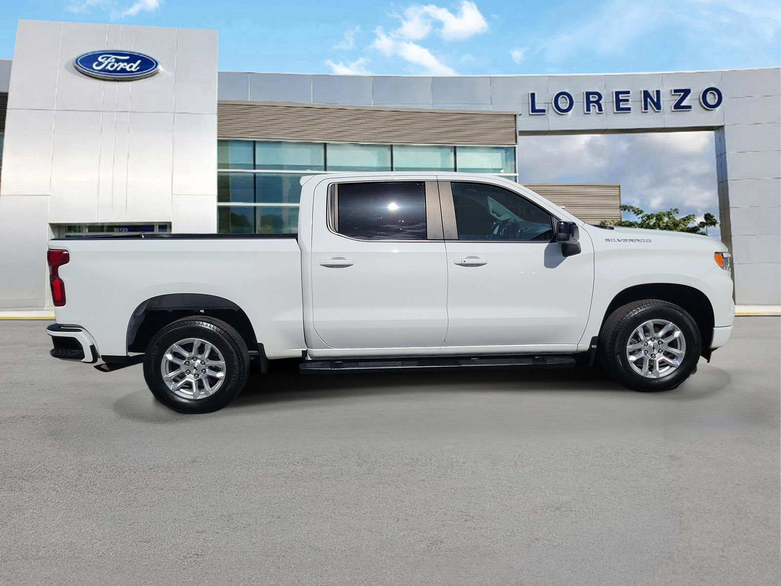 Used 2024 Chevrolet Silverado 1500 RST RWD image 4
