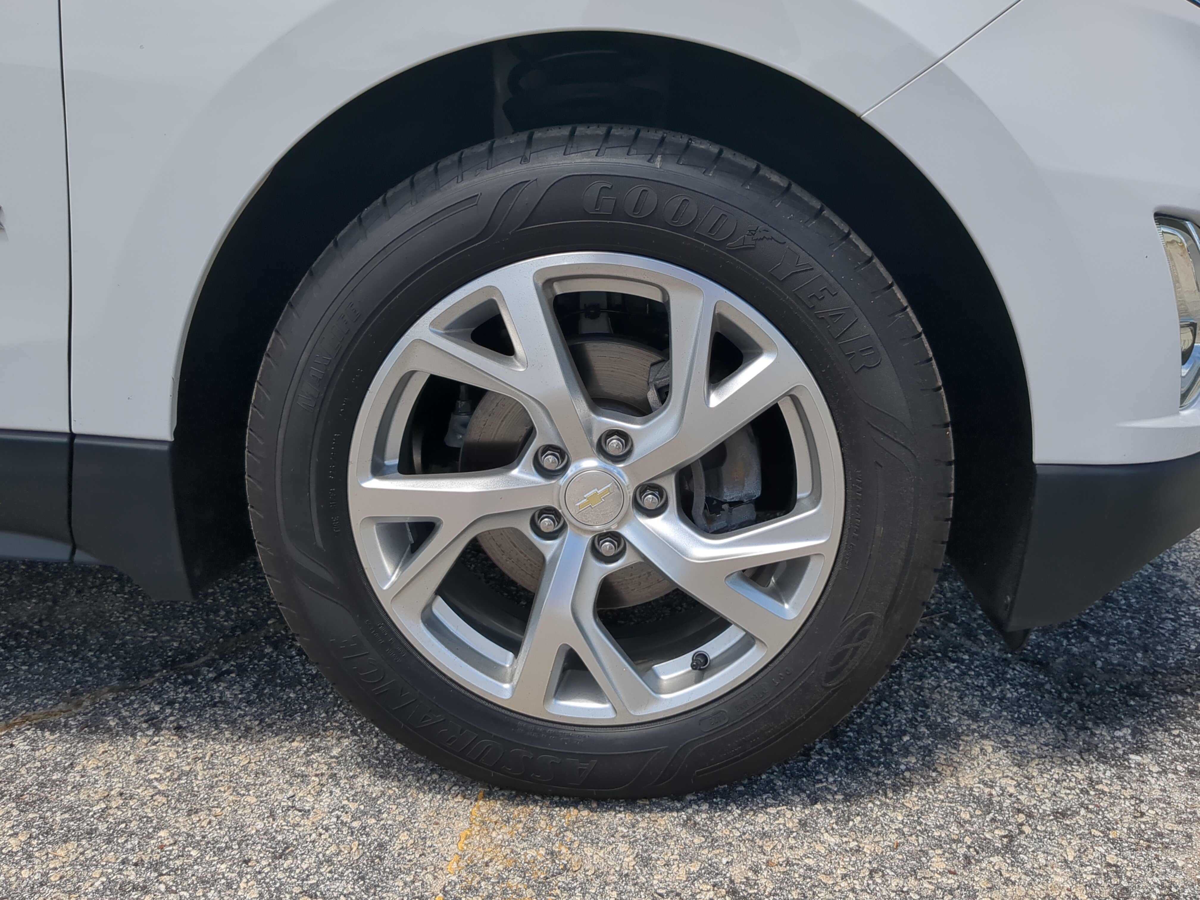 Used 2020 Chevrolet Equinox Premier FWD image 9