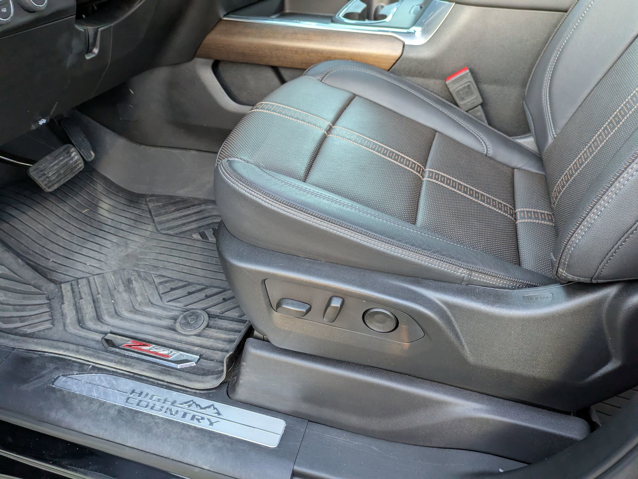 Used 2025 Chevrolet Silverado 2500 High Country w/ Technology Package image 14