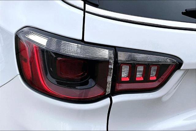 Used 2023 Jeep Compass Limited image 29