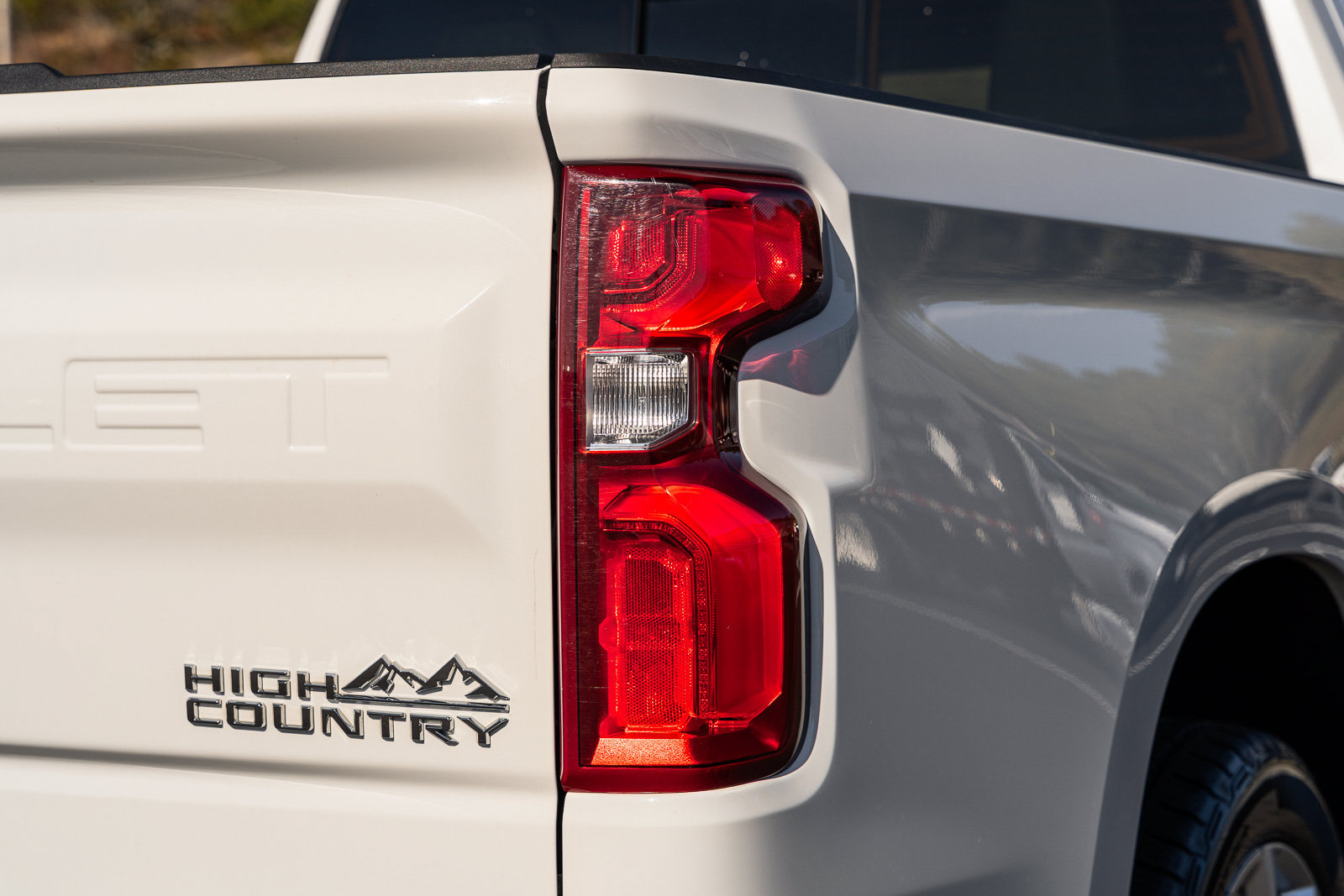 Used 2023 Chevrolet Silverado 1500 High Country w/ Technology Package AWD/4WD image 14