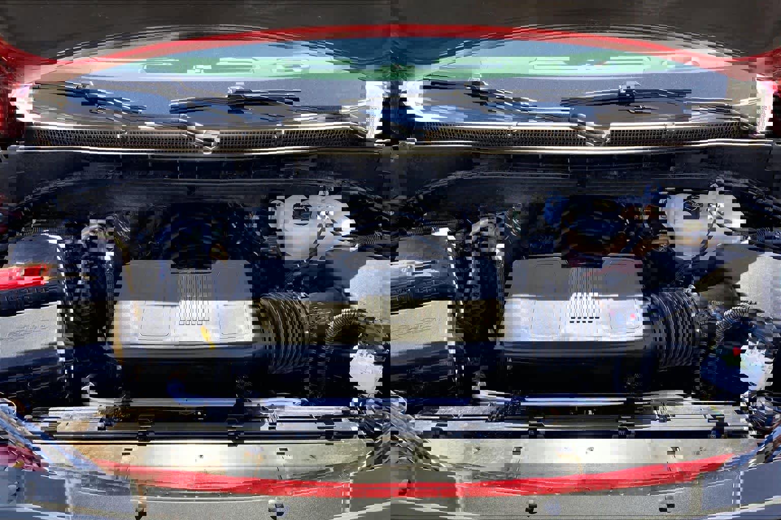 Used 2024 GMC Yukon SLT w/ SLT Premium Package image 32