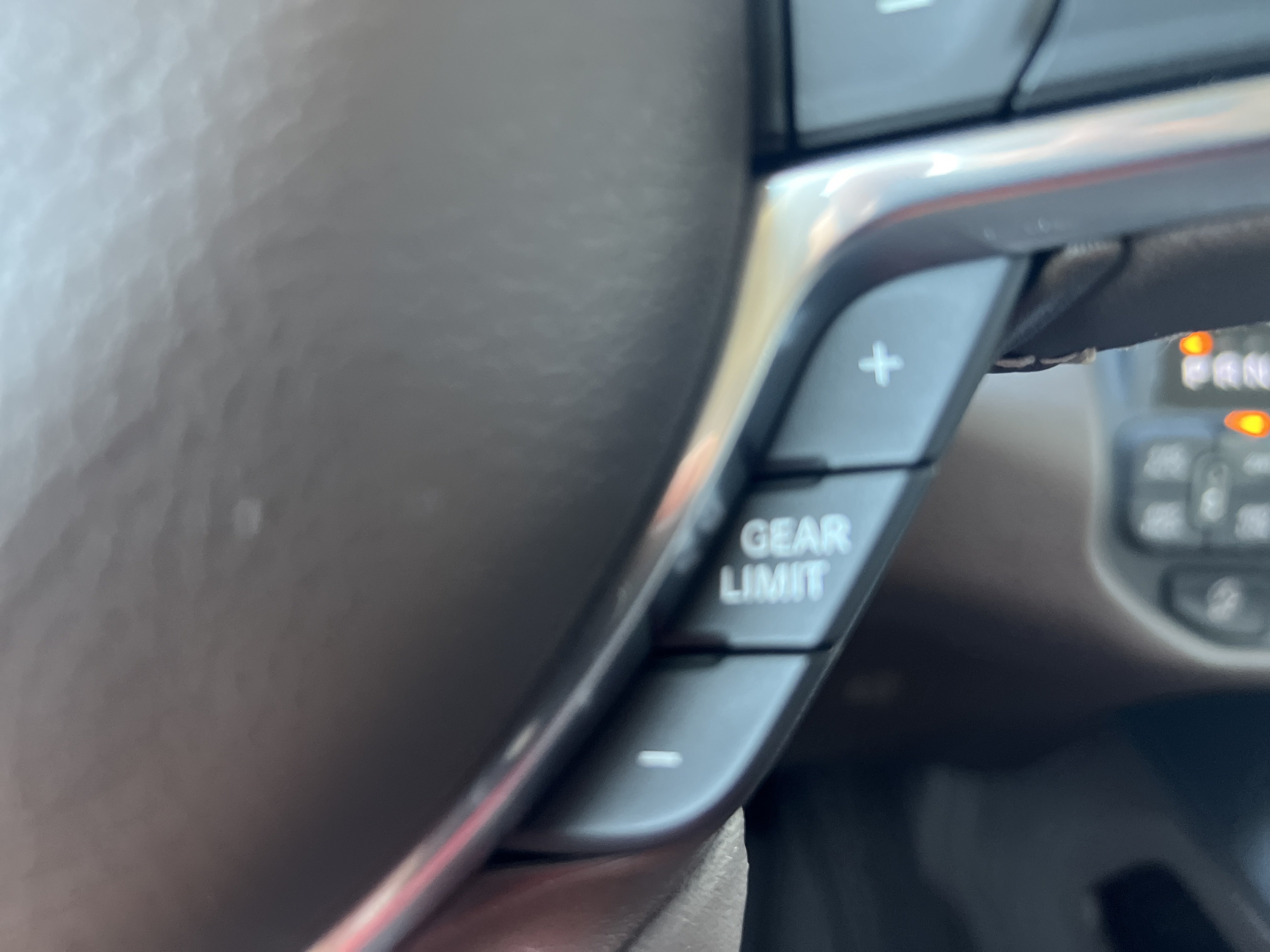 Used 2025 RAM 1500 Laramie AWD/4WD image 37