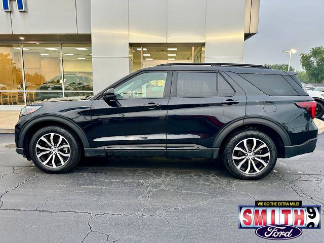 Certified 2025 Ford Explorer ST-Line AWD/4WD image 8