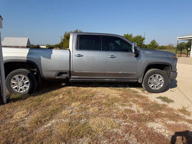 Used 2025 Chevrolet Silverado 3500 High Country w/ High Country Premium Package AWD/4WD image 4