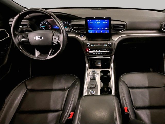 Certified 2020 Ford Explorer XLT w/ Equipment Group 202A AWD/4WD image 14