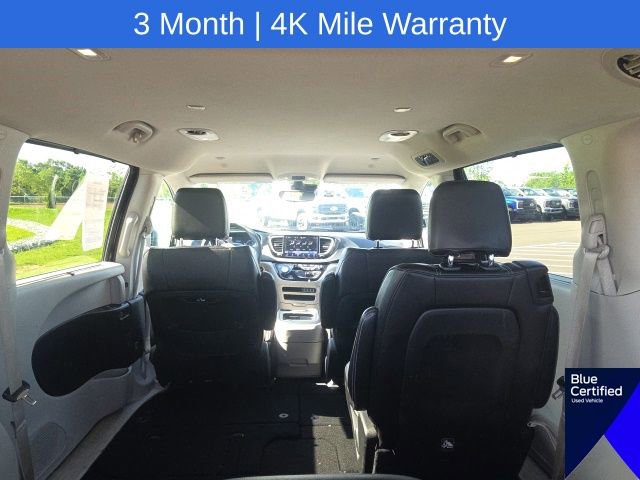 Used 2023 Chrysler Pacifica Touring-L FWD image 14