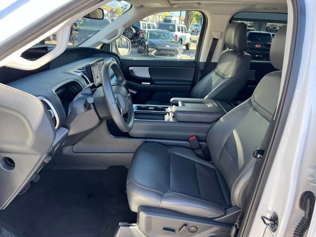 Certified 2025 Ford Expedition Active AWD/4WD image 26