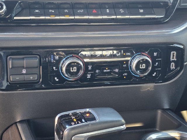 Used 2023 GMC Sierra 1500 SLT AWD/4WD image 26