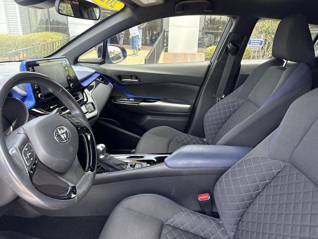 Used 2022 Toyota C-HR XLE FWD image 9