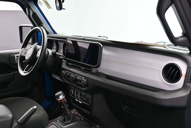 Used 2025 Jeep Wrangler Sport AWD/4WD image 27