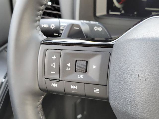 Used 2025 Nissan Rogue SL w/ SL Premium Package image 30