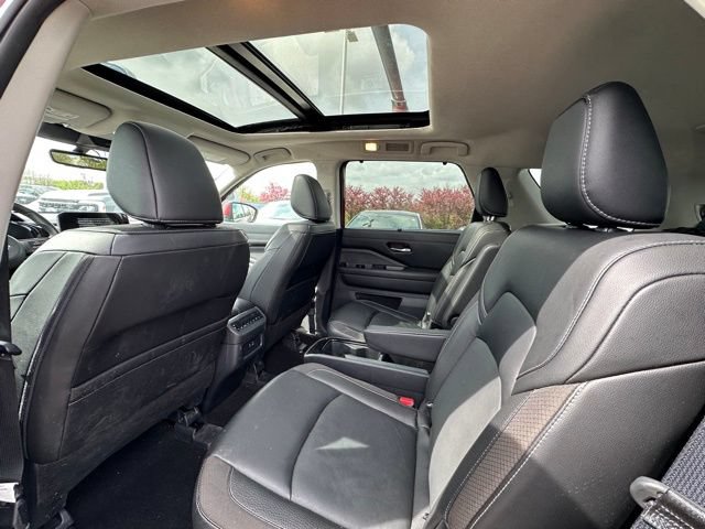 Used 2023 Nissan Pathfinder SL w/ SL Premium Package AWD/4WD image 18