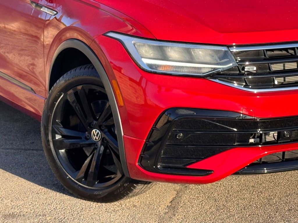 Used 2024 Volkswagen Tiguan SE R-Line FWD image 4