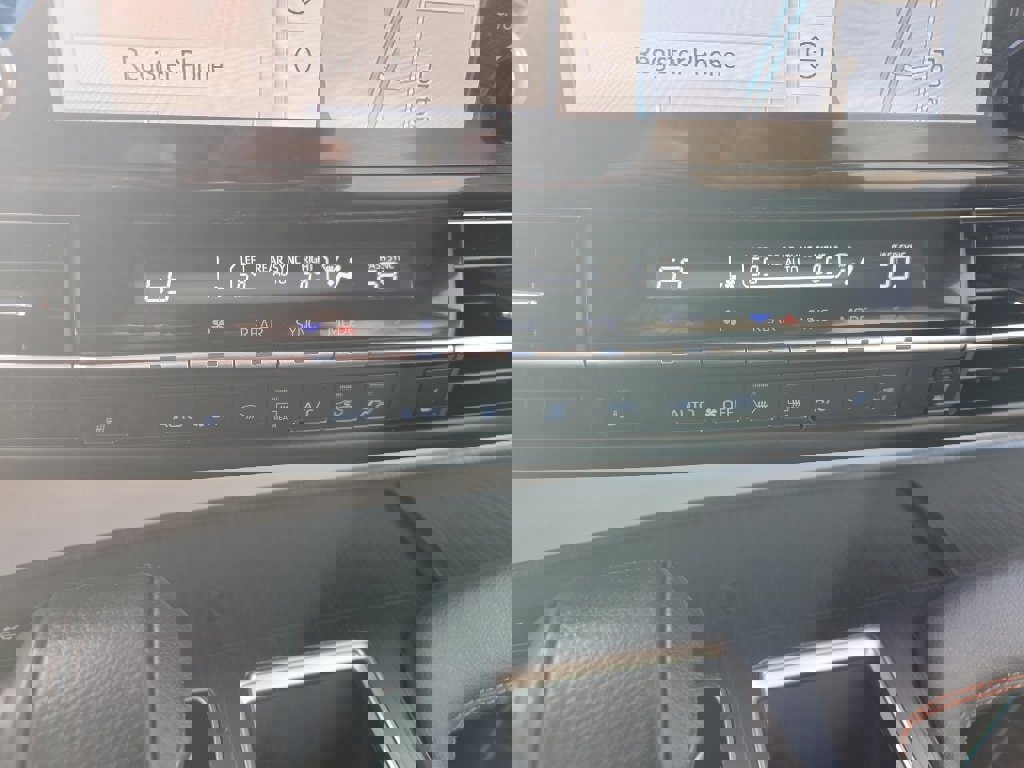 Used 2024 Toyota Sienna XSE image 26